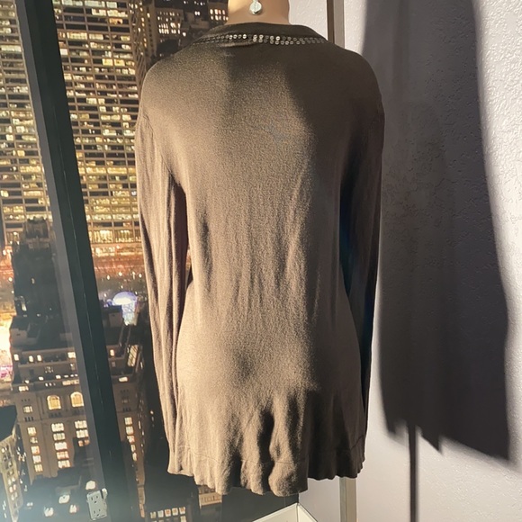 BKE BOUTIQUE - olive sweater w long slvs, jewel buttons & sequin pockets - M - Picture 14 of 16